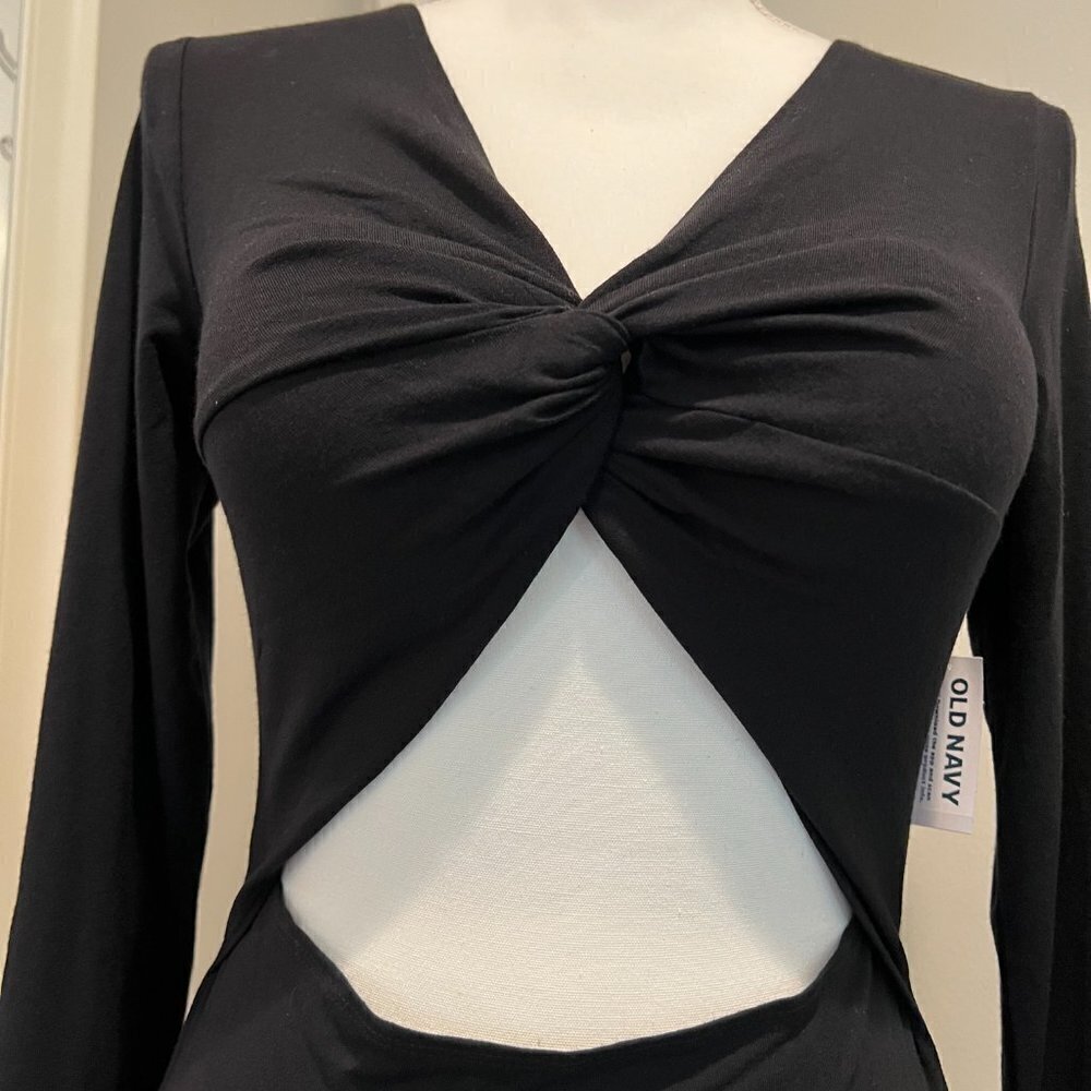 NWT Old Navy Fit & Flare Twist Front Cutout Black maxi dress, Size Med - Picture 3 of 9